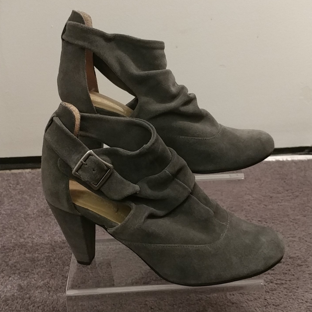 We Who See Women's Suede Booties